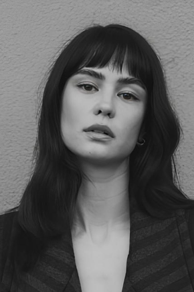 Courtney Eaton 3