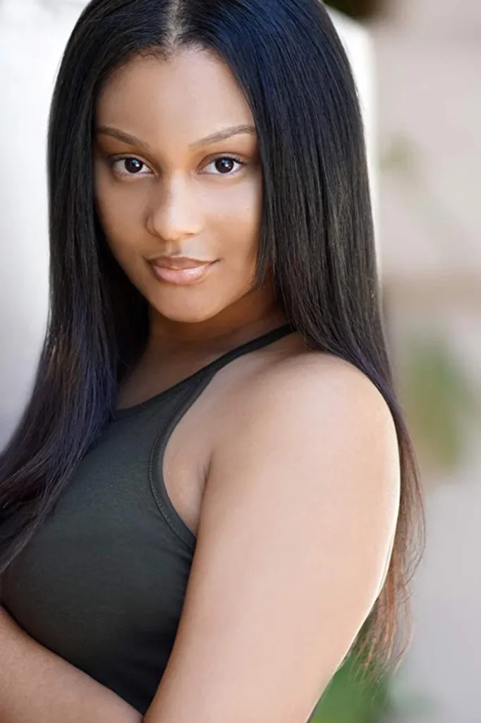 Aliyah Royale 1